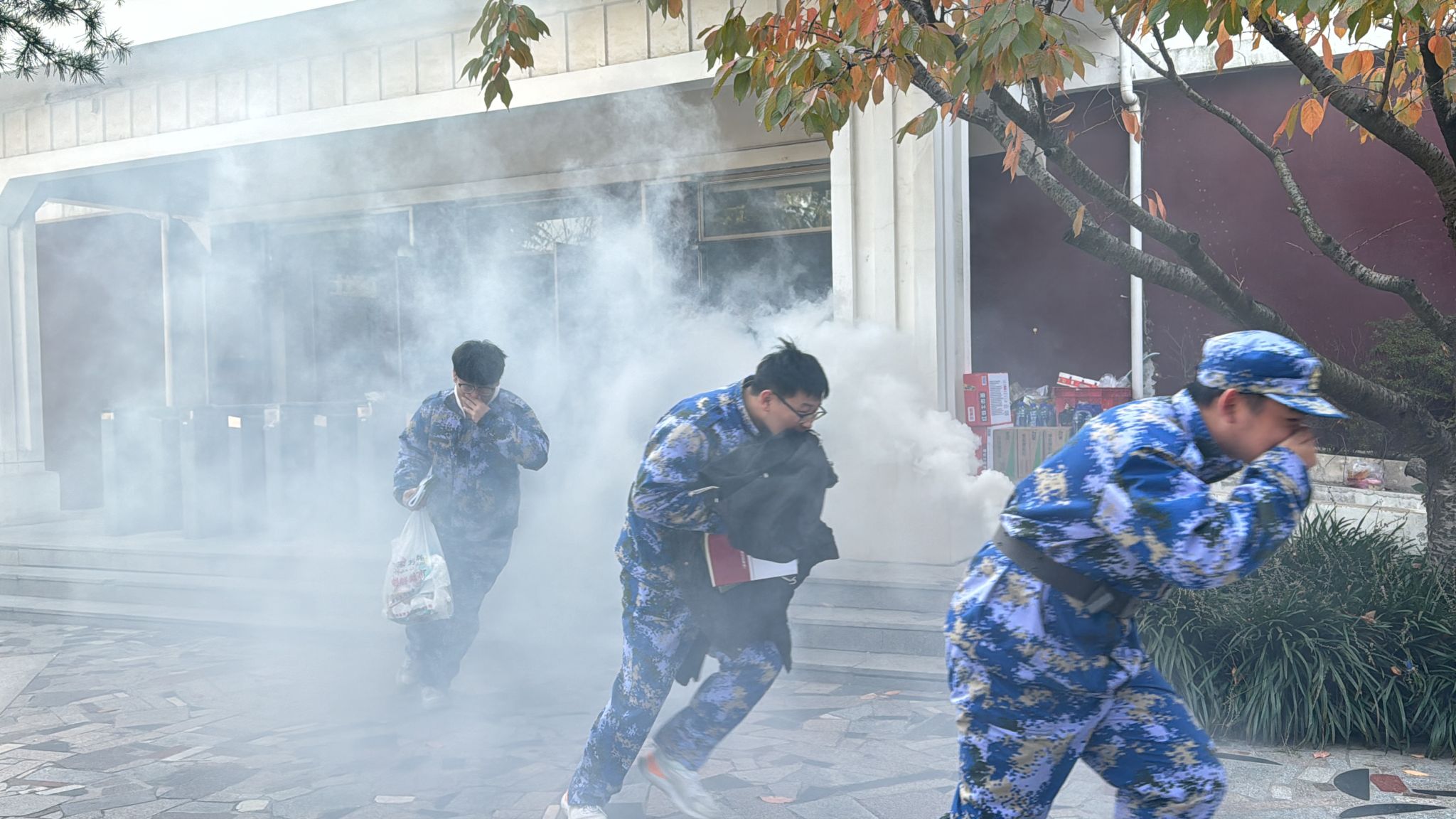 港航物流学院举办消防安全疏散演练
