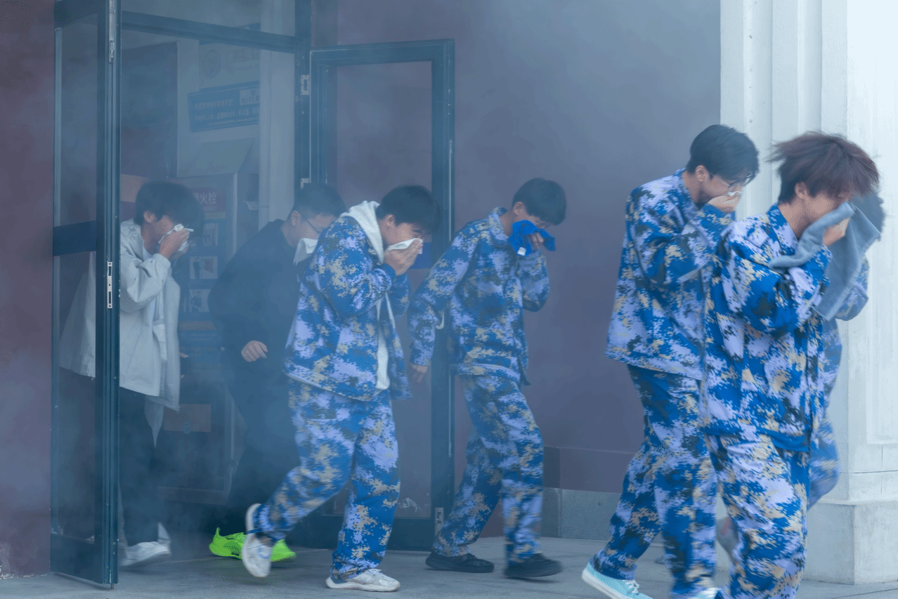 人工智能学院开展消防疏散演习